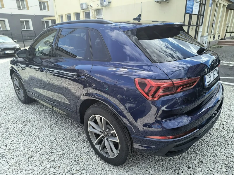 Audi Q3 F3 5