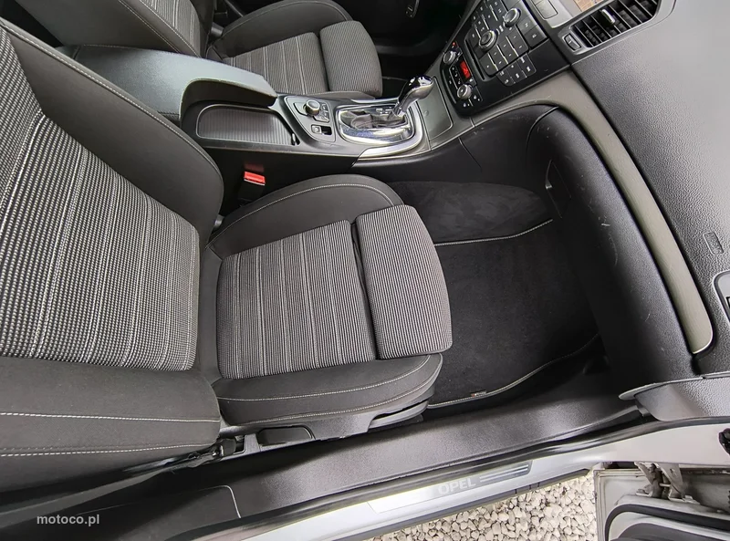 Opel Insignia A 23