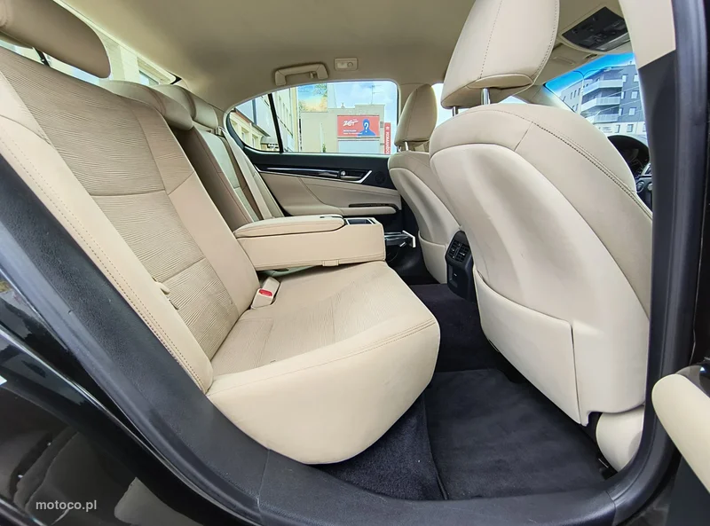 Lexus GS 19