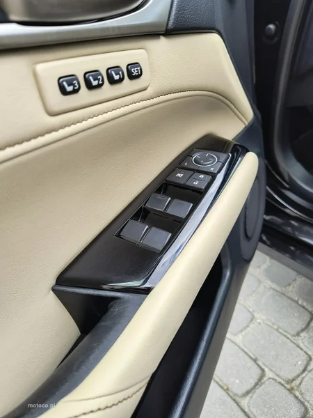 Lexus GS 27