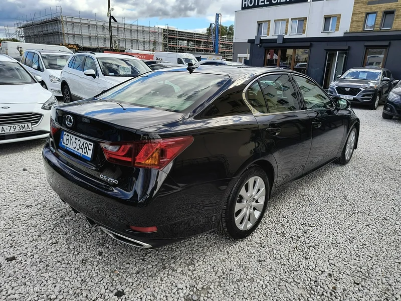 Lexus GS 4