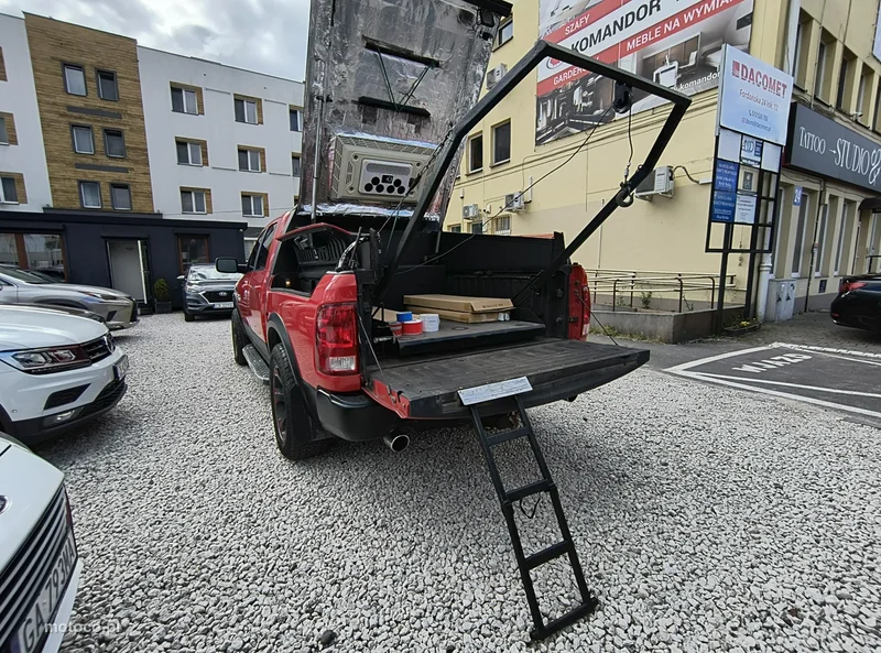 Dodge RAM 28