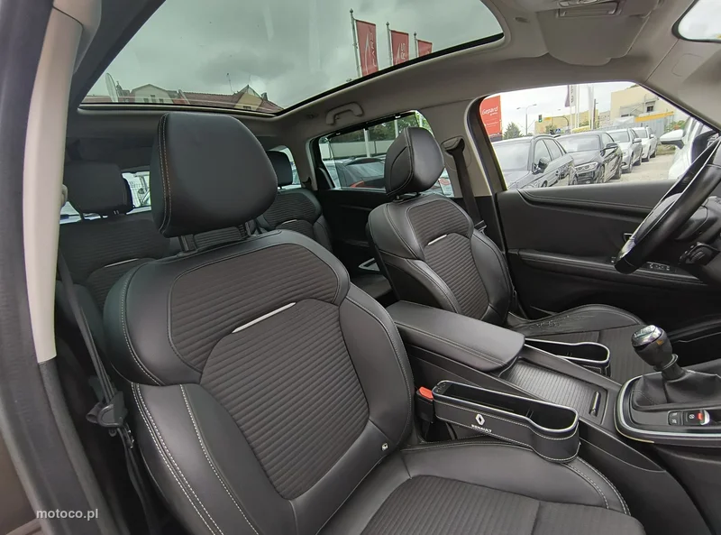 Renault Grand Scenic III 25