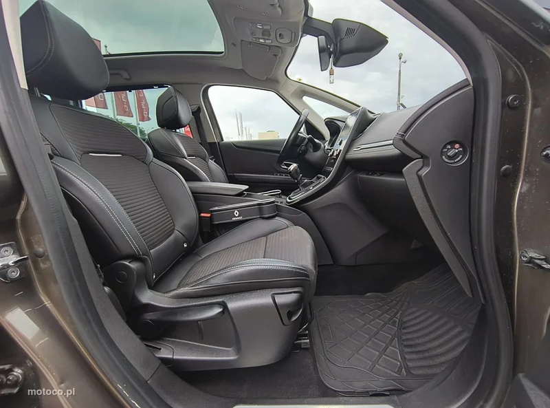 Renault Grand Scenic III 26