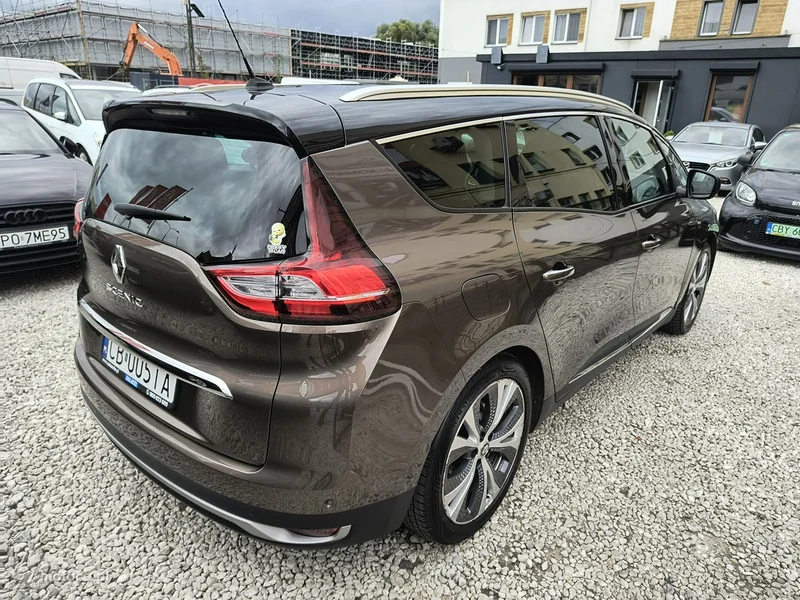 Renault Grand Scenic III 4