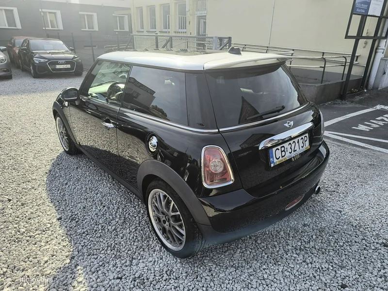 MINI Cooper D 6