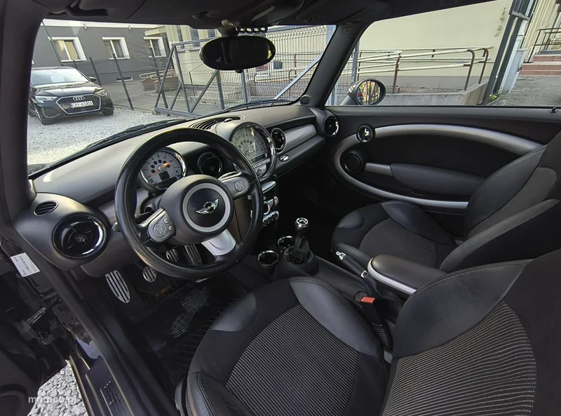 MINI Cooper D 8