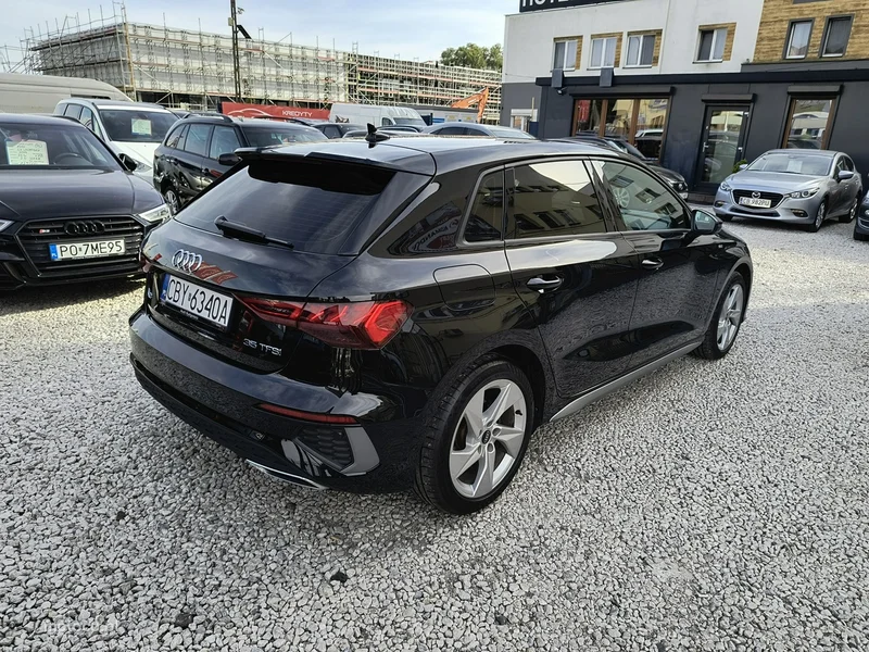 Audi A3 8Y 4