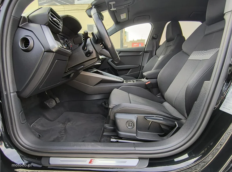 Audi A3 8Y 10