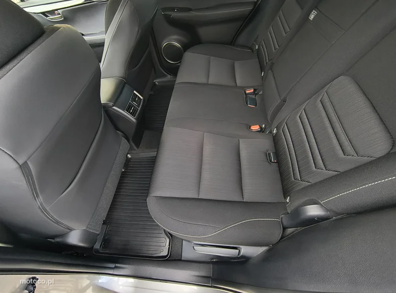Lexus NX 15