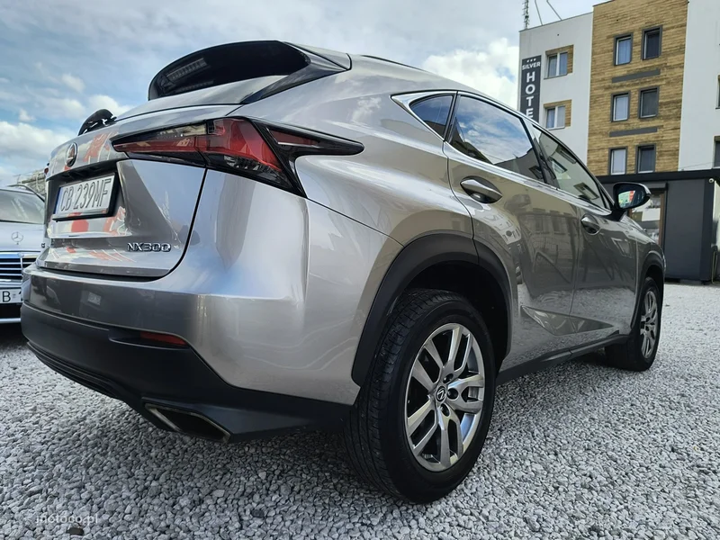 Lexus NX 40