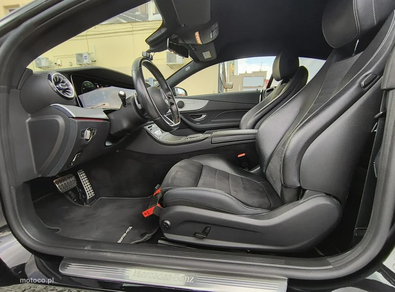 Mercedes-Benz Klasa E W213 E 220 12