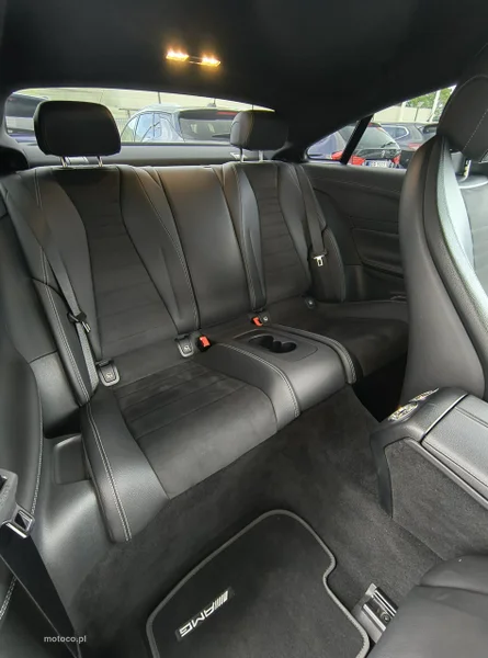Mercedes-Benz Klasa E W213 E 220 15