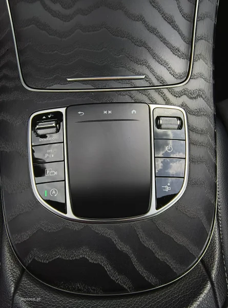 Mercedes-Benz Klasa E W213 E 220 24