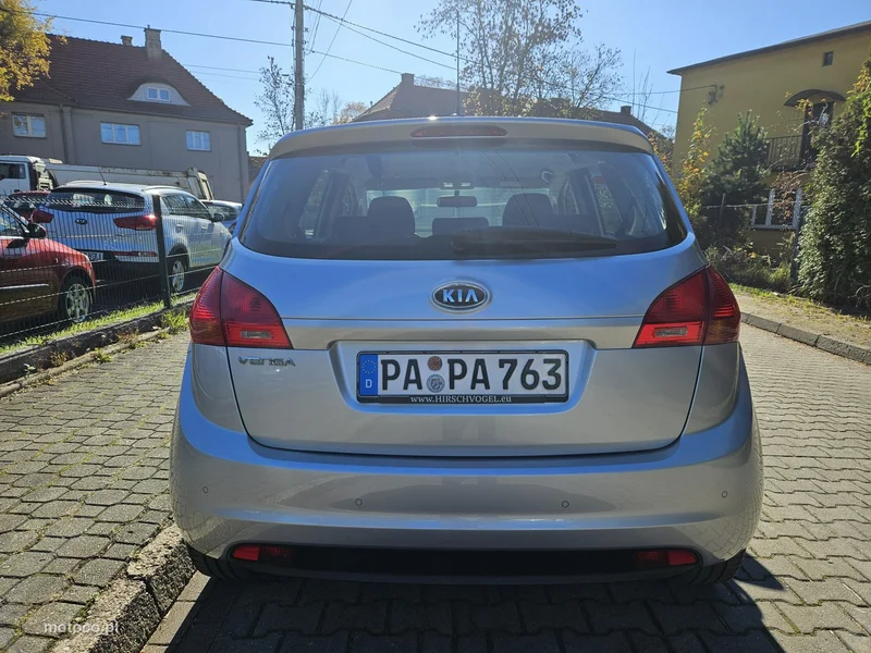 Kia Venga 6