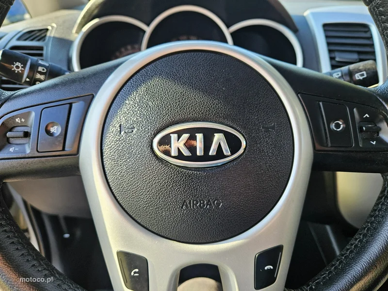 Kia Venga 10