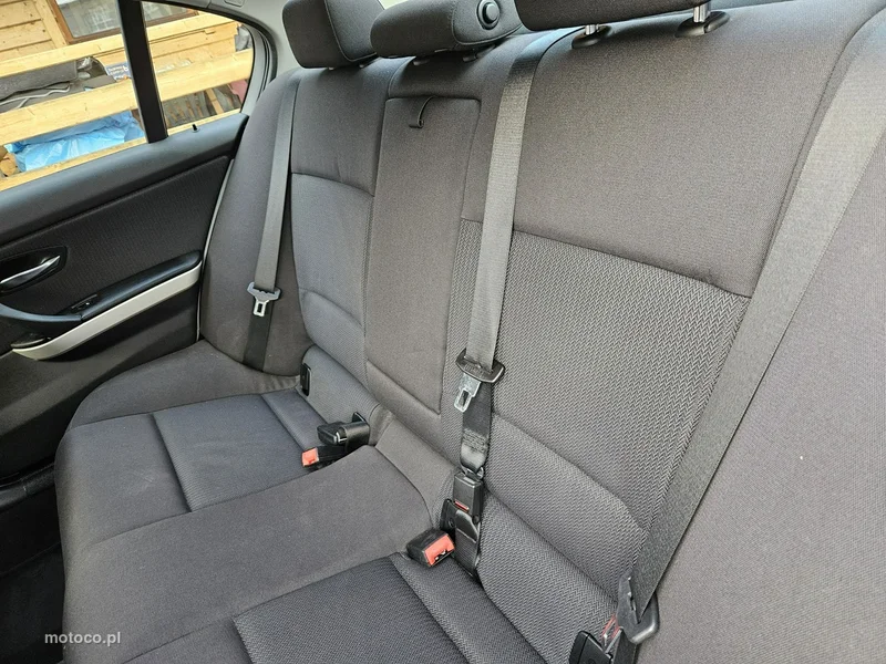 BMW Seria 3 E90 318 14