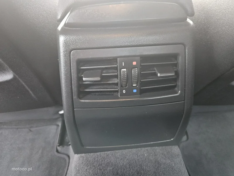 BMW Seria 3 E90 318 15