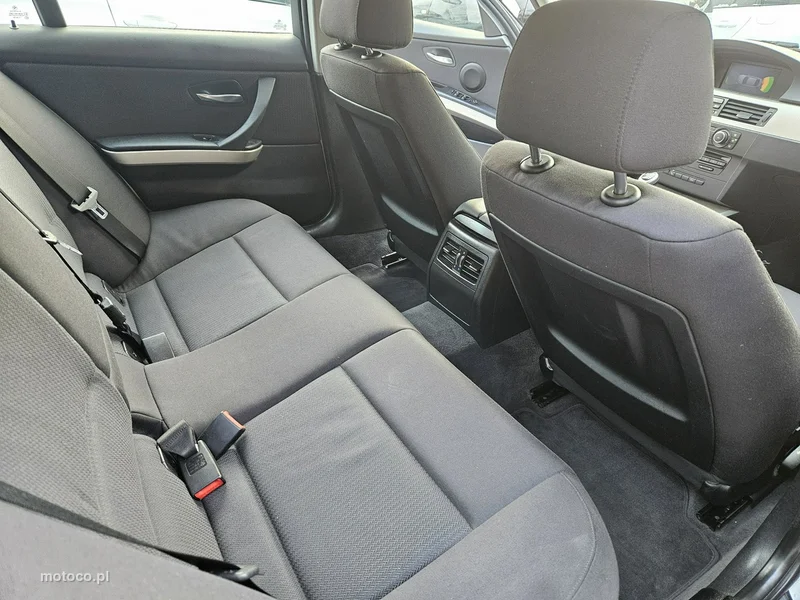 BMW Seria 3 E90 318 17