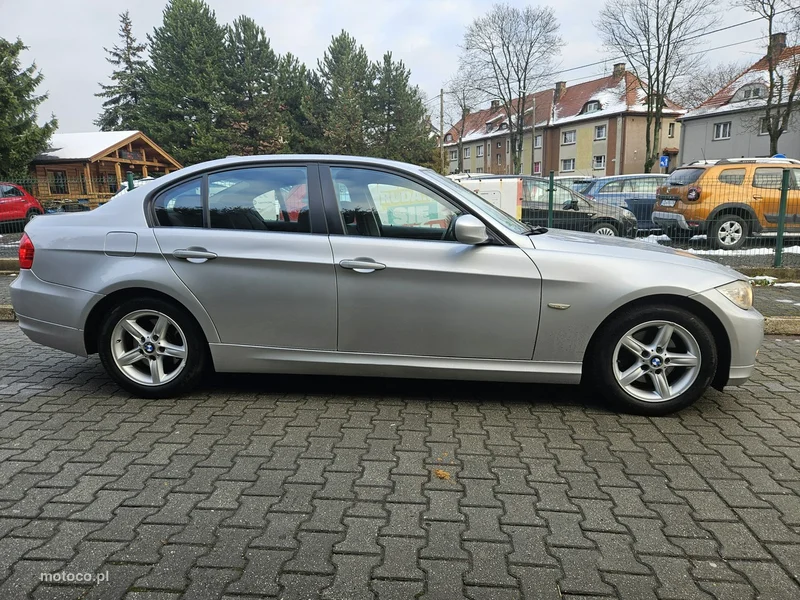 BMW Seria 3 E90 318 23