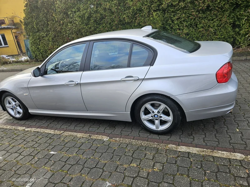 BMW Seria 3 E90 318 24