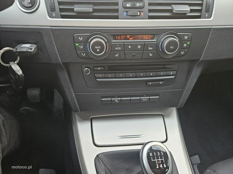BMW Seria 3 E90 318 8