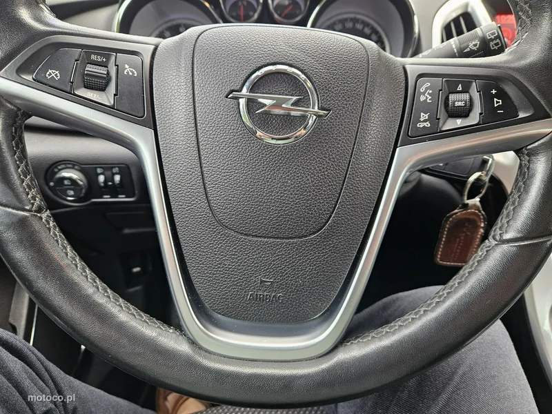 Opel Astra J 11