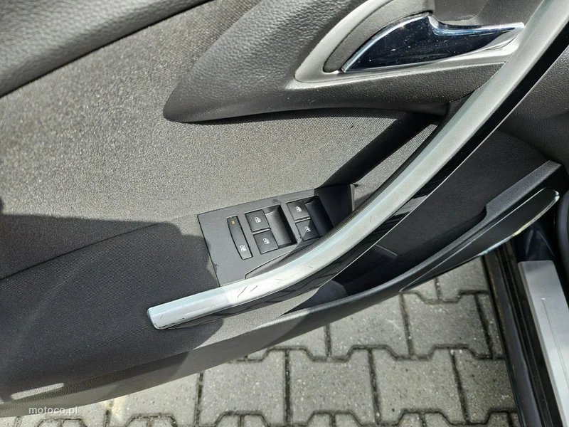 Opel Astra J 15