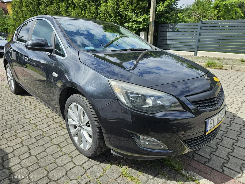 Opel Astra J 3