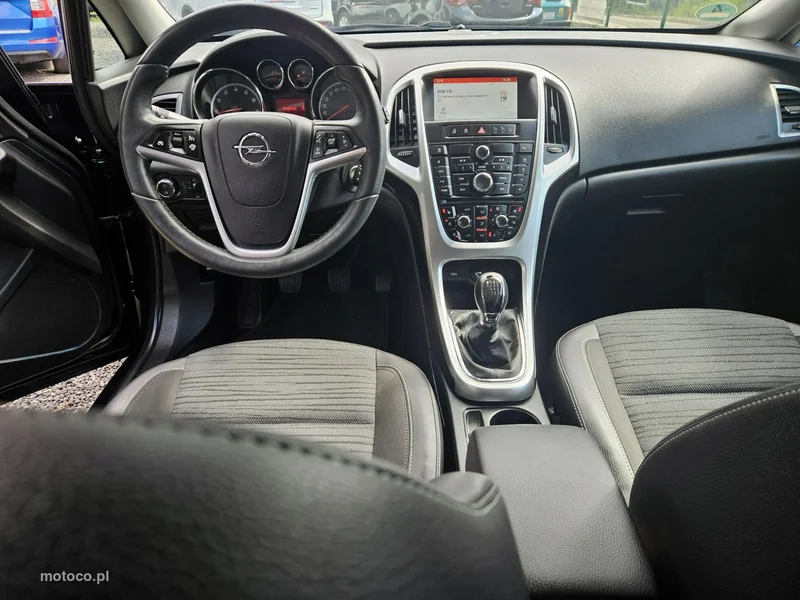 Opel Astra J 11