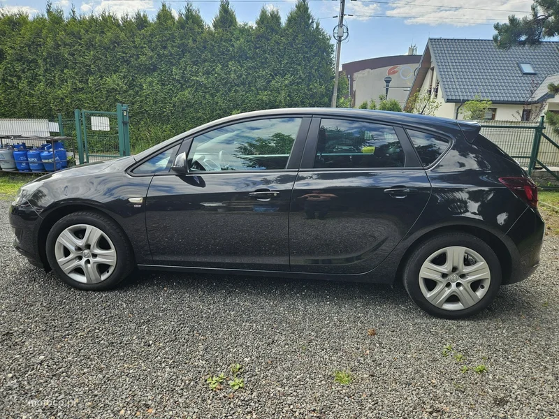 Opel Astra J 19
