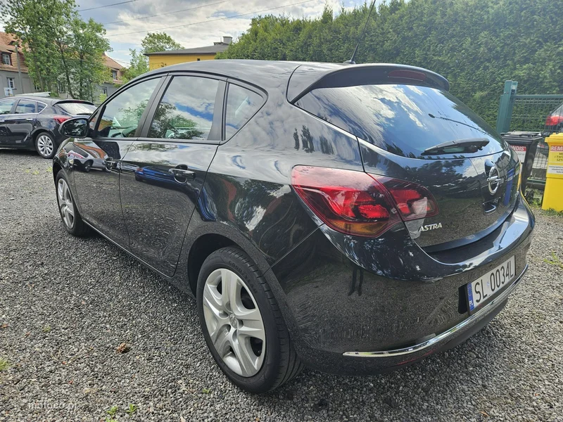Opel Astra J 5