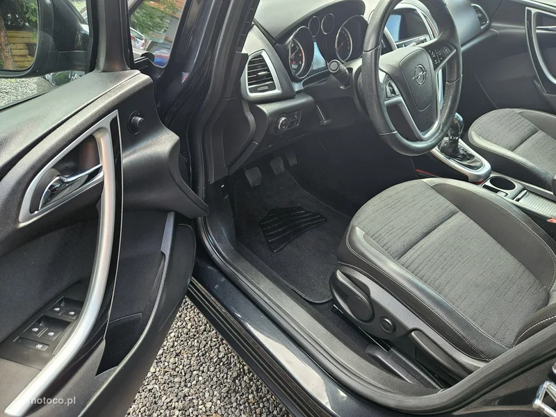 Opel Astra J 6
