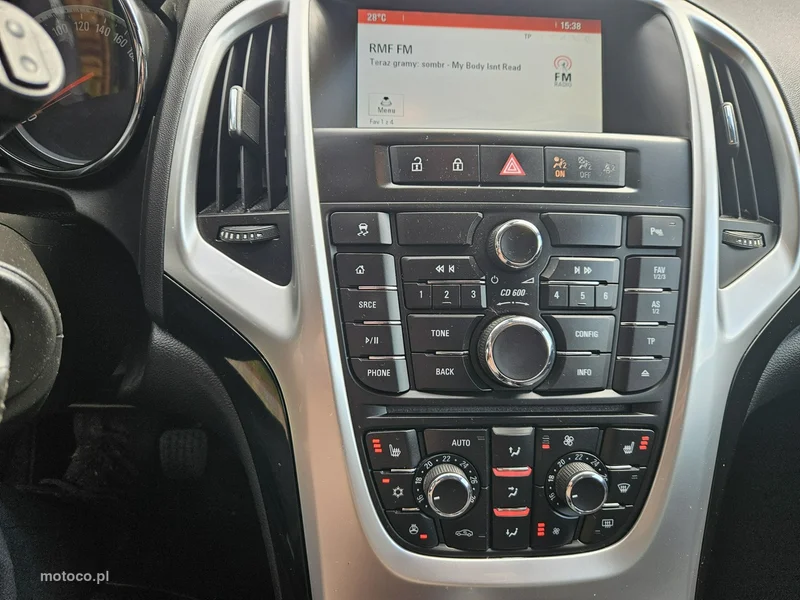Opel Astra J 7
