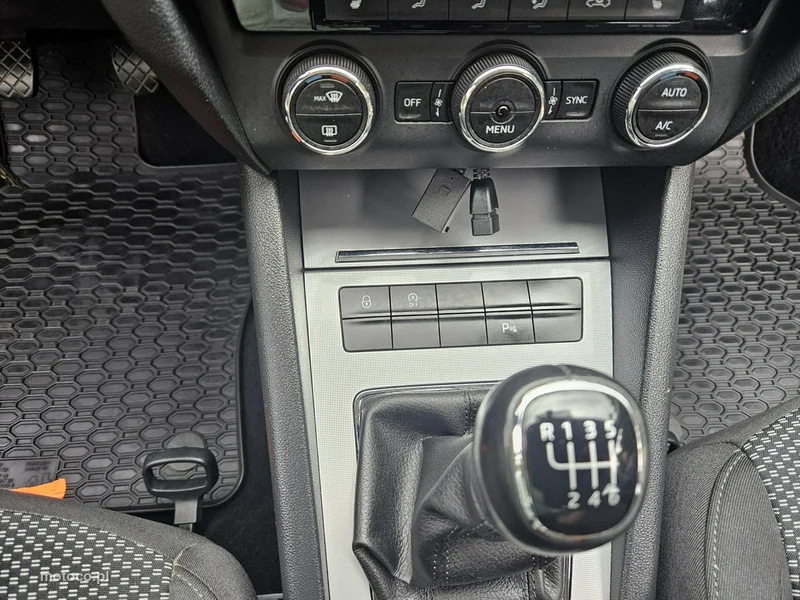 Skoda Octavia III 11