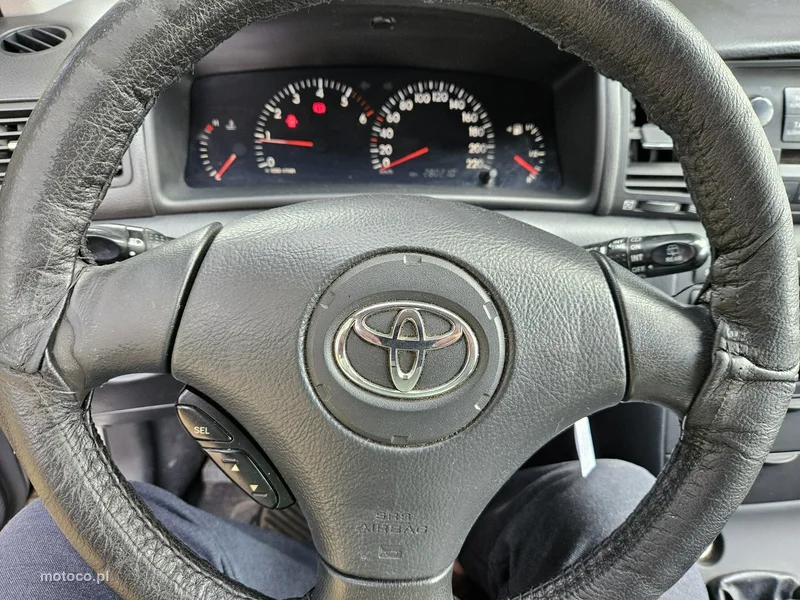 Toyota Corolla E120 5
