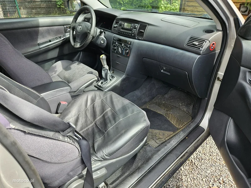 Toyota Corolla E120 9