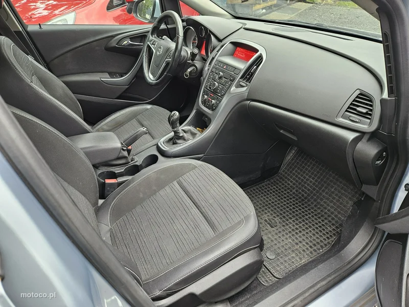Opel Astra J 13