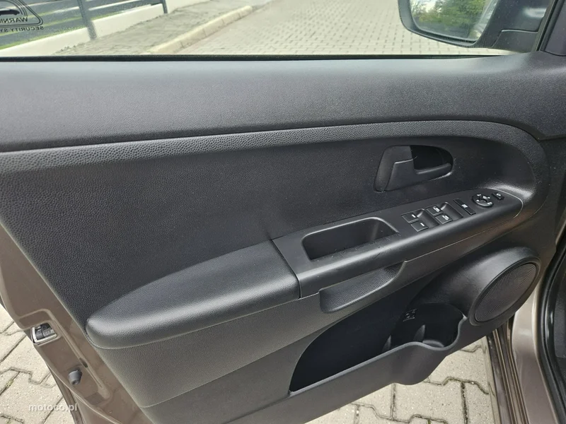 Kia Venga 8