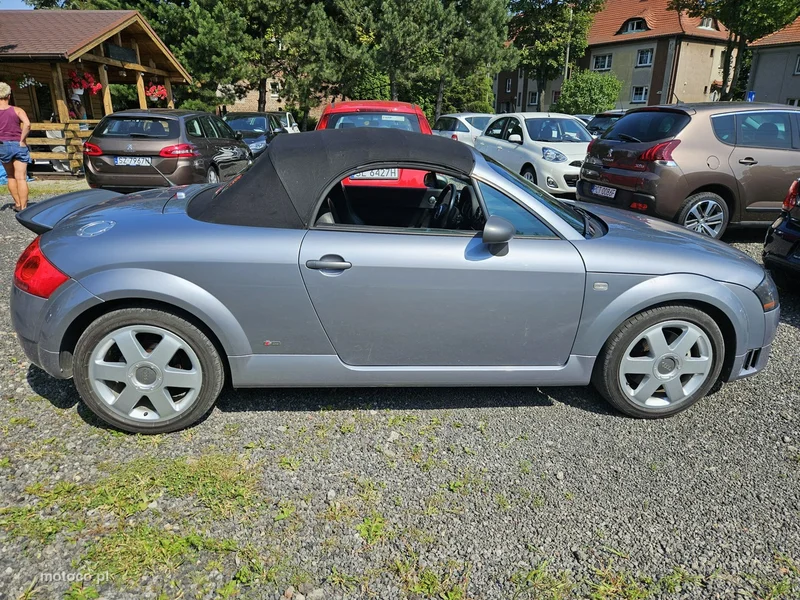 Audi TT 8N 16