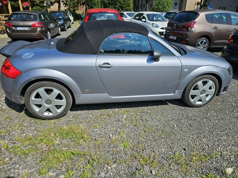 Audi TT 8N 17
