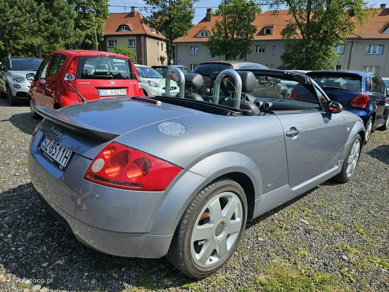Audi TT 8N 6