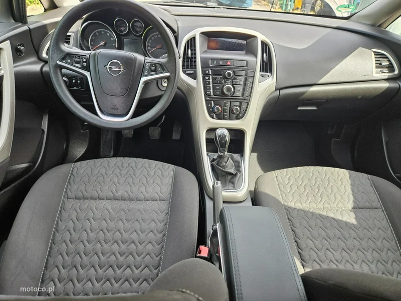 Opel Astra J 10