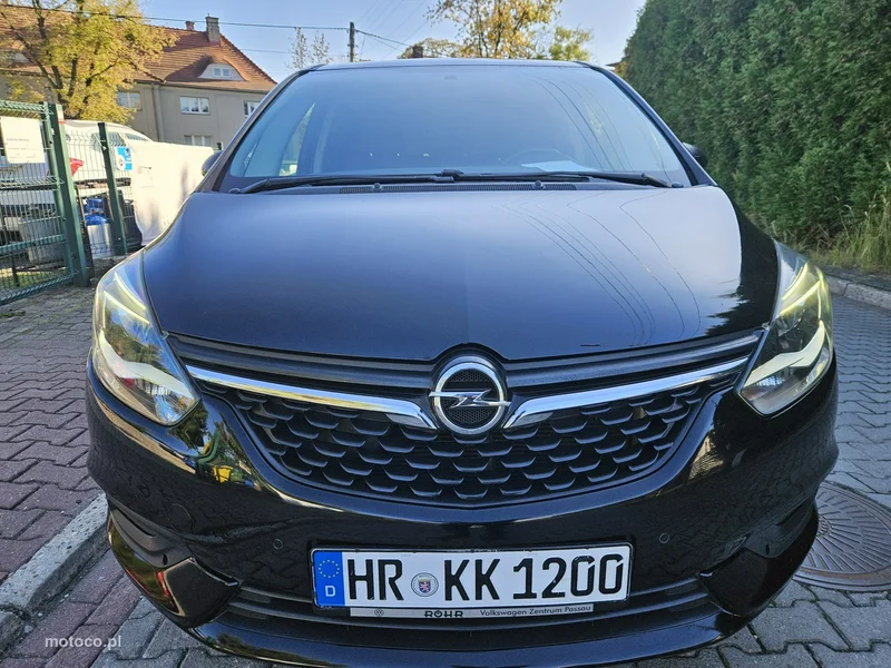 Opel Zafira C Tourer 2