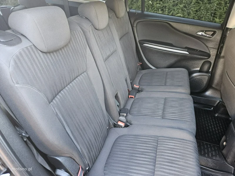 Opel Zafira C Tourer 15