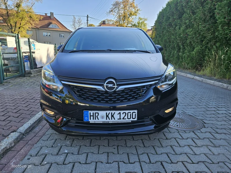 Opel Zafira C Tourer 7