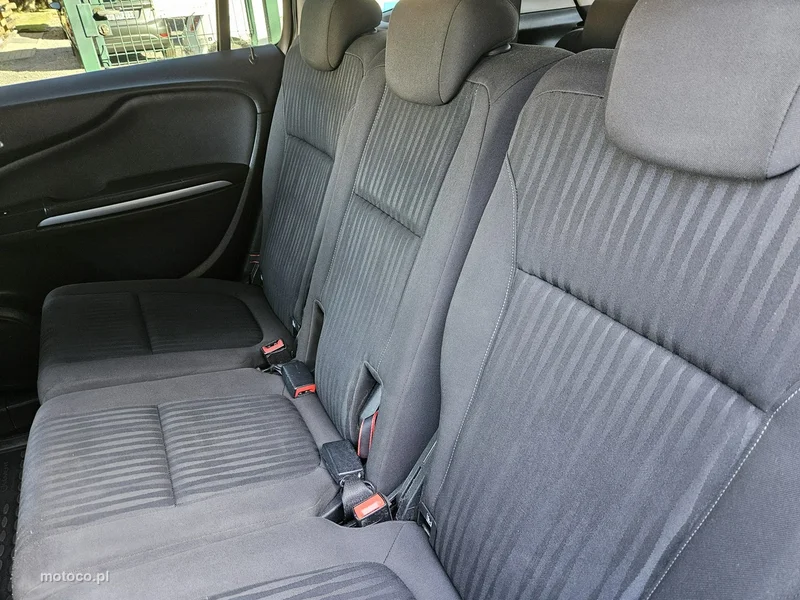 Opel Zafira C Tourer 9