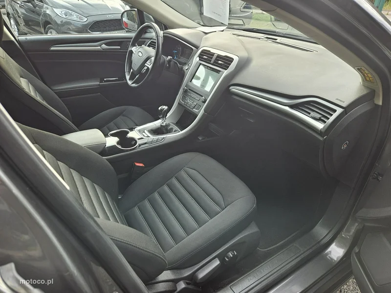 Ford Mondeo V 19