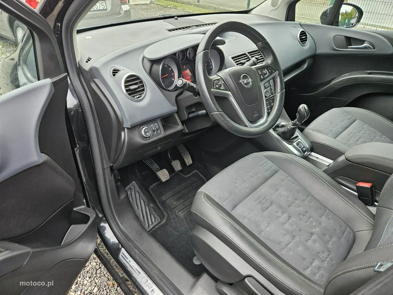 Opel Meriva B 11