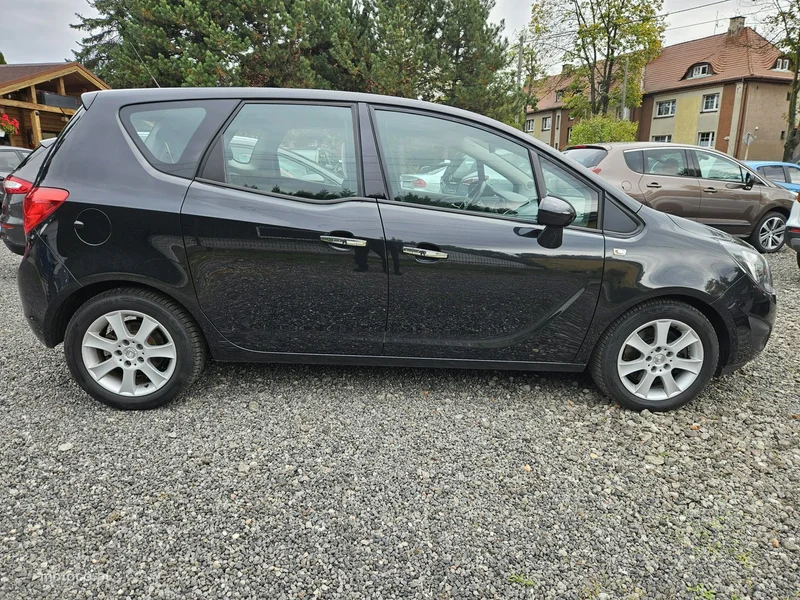 Opel Meriva B 19